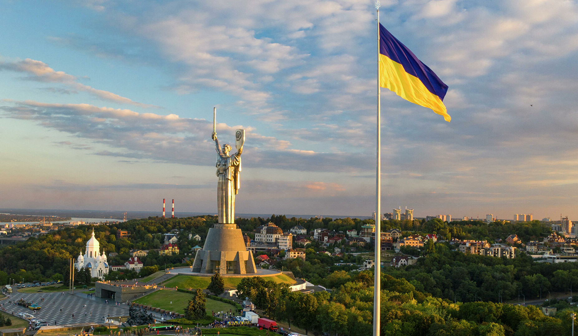 Տասնյակ երկրներ իրենց քաղաքացիներին կոչ են արել լքել Ուկրաինան