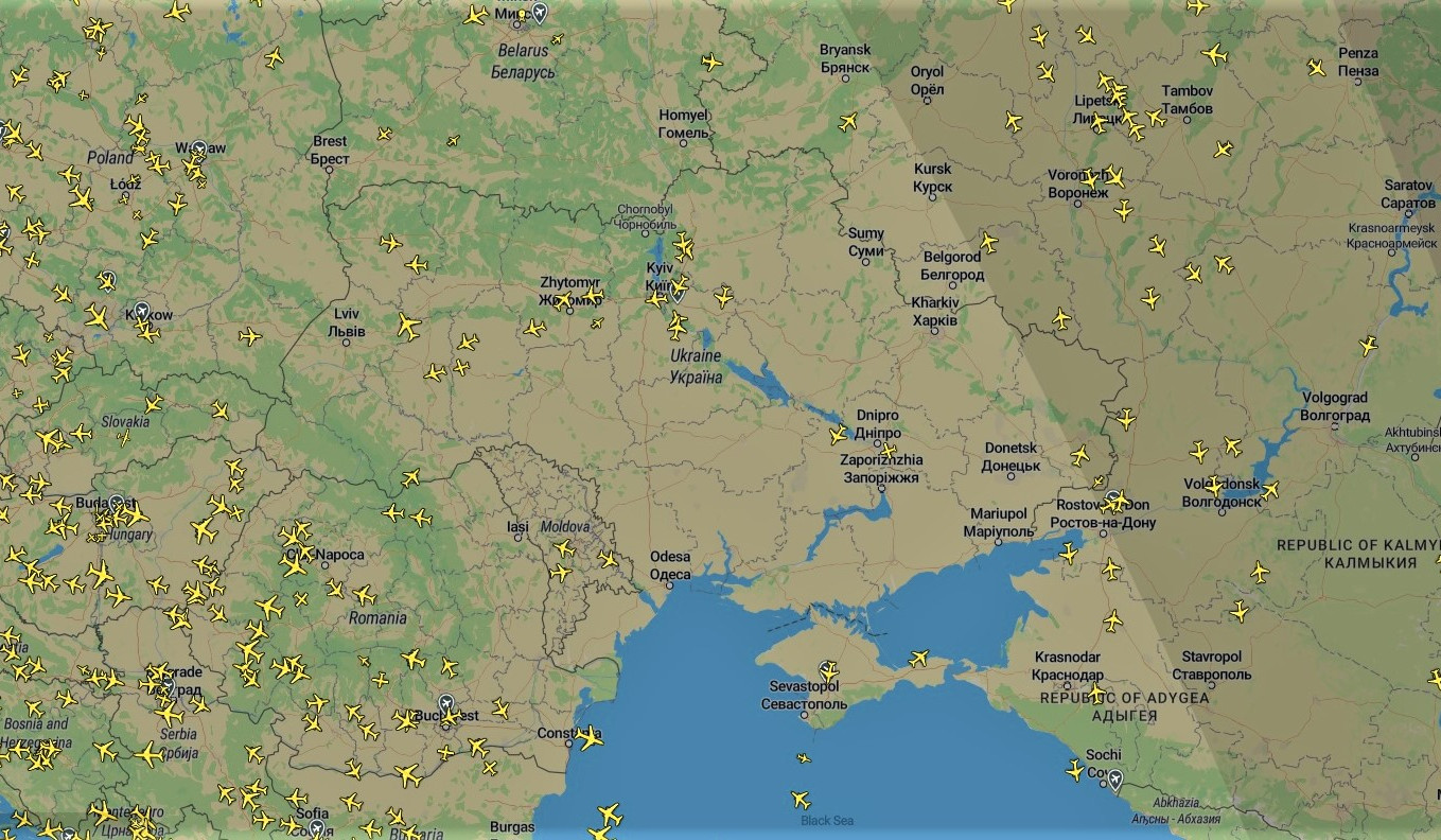 Авиакомпании останавливают полеты над Украиной, но небо остается открытым