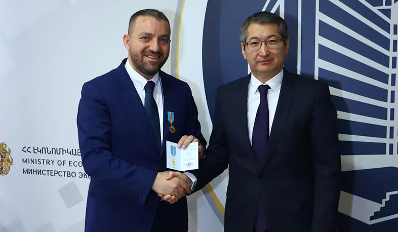 Վահան Քերոբյանն ընդունել է Հայաստանում Ղազախստանի դեսպանին