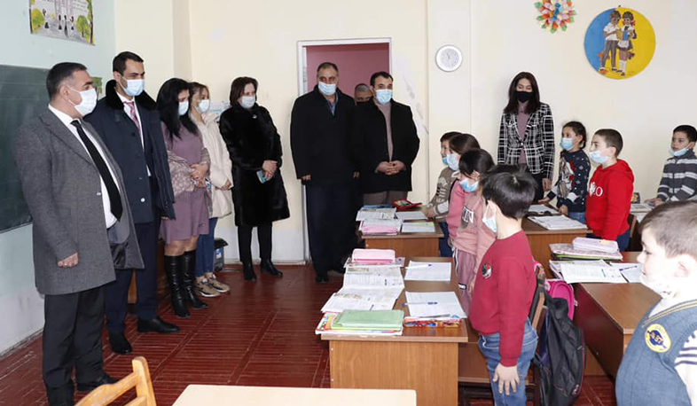 Գեղարքունիքի մարզպետն այցելել է Գավառի թիվ 4 և 5 հիմնական դպրոցներ