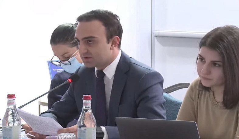 Սահմանադրական բարեփոխումների մասնագիտական հանձնաժողովի կազմում չեն կարող ընդգրկվել ՀՀ-ում գրանցված կուսակցության անդամներ