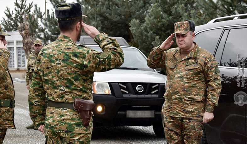 ԶՈՒ ԳՇ պետն այցելել է հյուսիսարևելյան ուղղությամբ տեղակայված զորամասեր և մարտական հենակետեր