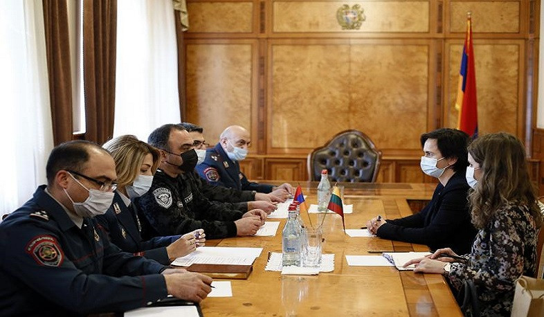 Начальник полиции Армении обсудил вопросы сотрудничества с послом Литвы