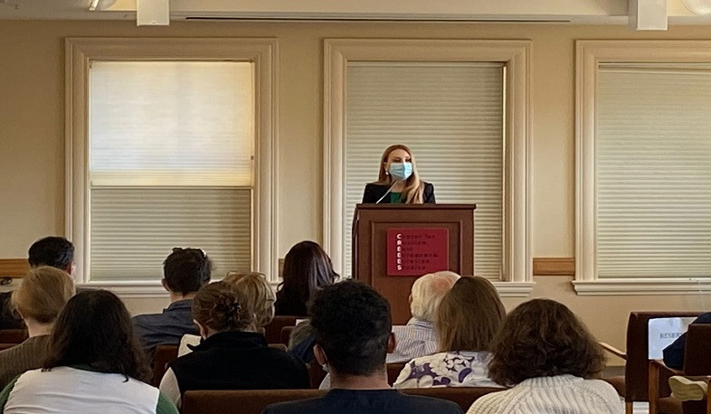 Ambassador Makunts visits newly established Center for Armenology at Stanford University