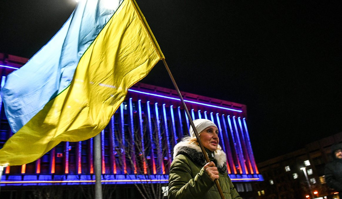 Ukraine urges its citizens to leave Russia immediately