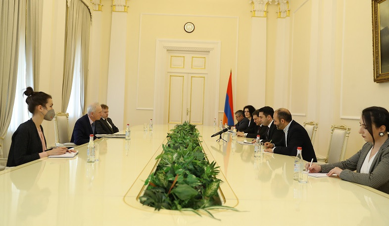 I will study opportunities to support democracy in Armenia: special envoy of Canada to Alen Simonyan