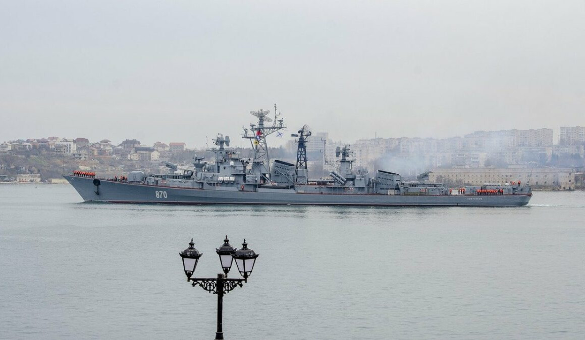 Турция закрывает Босфор и Дарданеллы для военных кораблей России и Украины