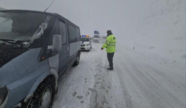 Ճանապարհային ոստիկանությունը հորդորում է երթևեկել բացառապես ձմեռային անվադողերով