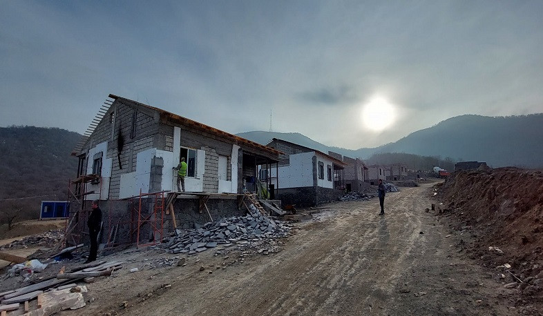 Քաղաքաշինության կոմիտեի նախագահը Շուռնուխում ծանոթացել է պետական միջոցներով կառուցվող բնակելի թաղամասի շինաշխատանքների ընթացքին