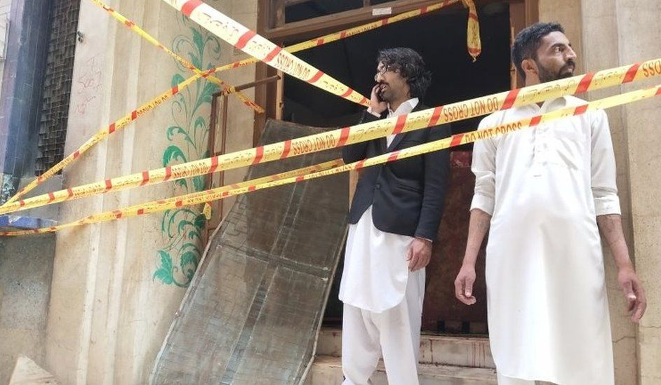 Pakistan bombing kills dozens in Shia mosque in Peshawar