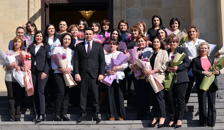 Կանանց միջազգային տոնին ընդառաջ Ալեն Սիմոնյանը հյուրընկալել է մի խումբ բուժաշխատող կանանց