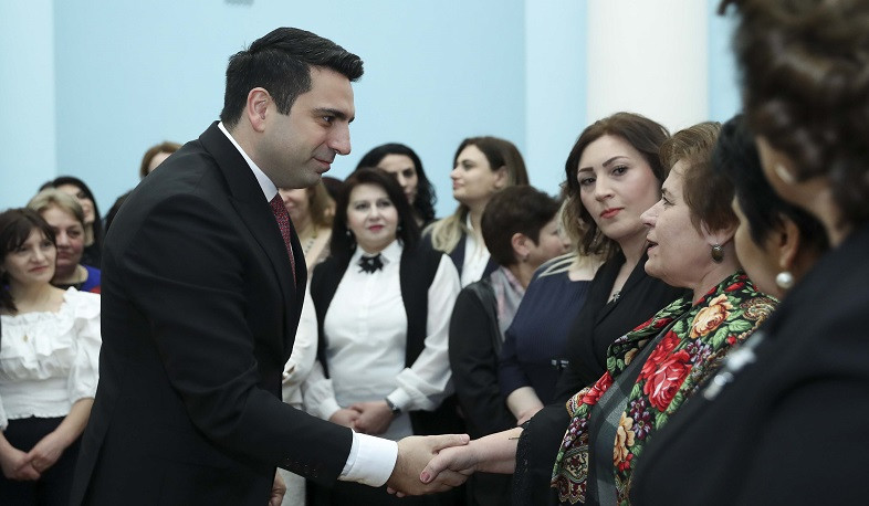 Ալեն Սիմոնյանը Կանանց տոների միամսյակի շրջանակում ընդունել է մի խումբ մանկավարժների