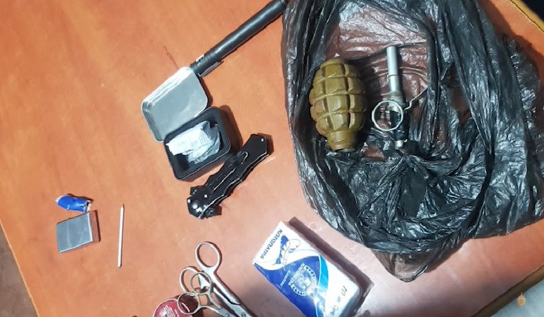 Քրեական ոստիկանության ծառայողները տարբեր տեսակի թմրամիջոցներ ու զինամթերք են հայտնաբերել