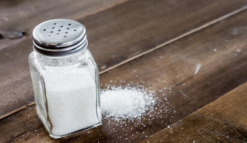 Պիտի վնասակար սովորություններից զերծ մնանք. Ավանեսյանը՝ աղի գործածության մասին հարցին ի պատասխան