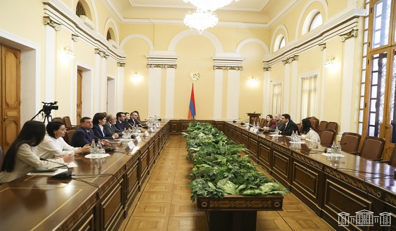 Armenia’s Parliament Speaker Alen Simonyan Receives Parliamentarians of Artsakh