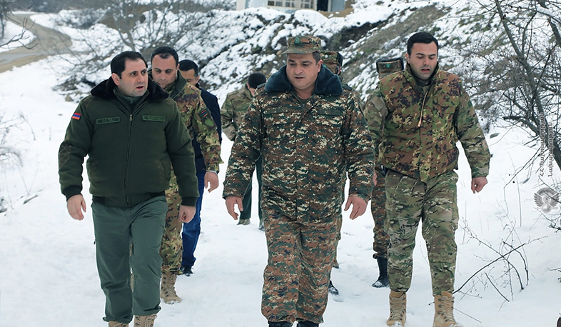 Müdafiə naziri Syunikdə olub