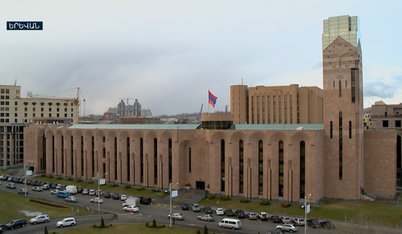 Երևանյան փողոցներից կապամոնտաժվեն ոչ պիտանի գովազդային վահանակները