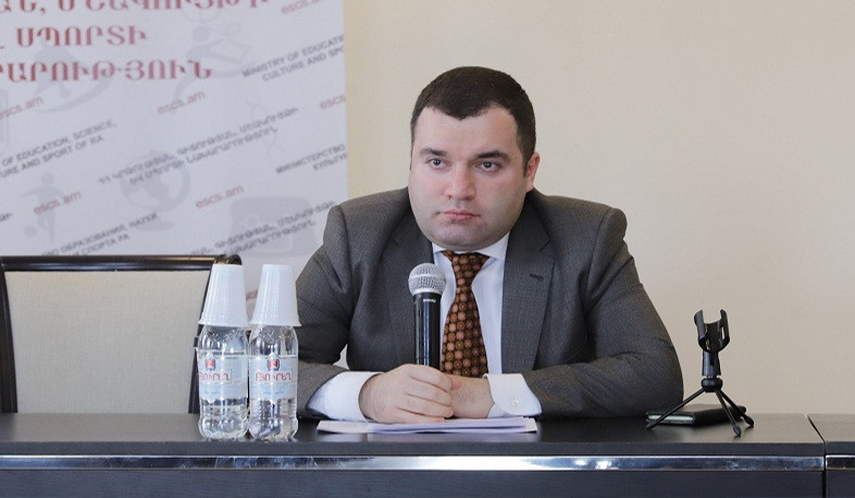 Բուհական ոլորտում համակարգային փոփոխություններ կլինեն. ԿԳՄՍ փոխնախարարը հանդիպել է բուհերի ներկայացուցիչների հետ