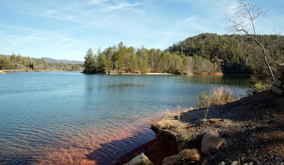 Lake Keowee: Police refuse to charge South Carolina man over boat shooting