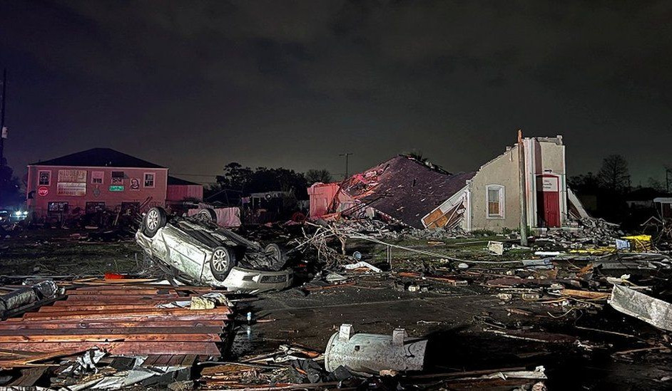 One killed as tornado tears through suburbs in New Orleans