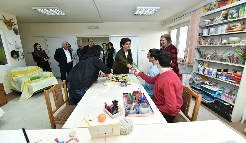 «Ճախրուկներ»-ը ՀՀ վարչապետի տիկին Աննա Հակոբյանին հրավիրել էր Խարբերդի մասնագիտացված մանկատուն