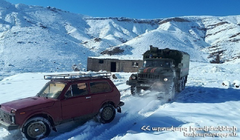 Փրկարարներն արգելափակումից դուրս են բերել ավտոմեքենաները