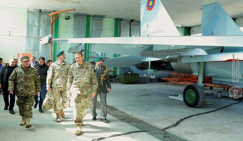 Hərbi attaşelər N saylı aviabazasına baş çəkiblər, 4 SU-nun hamısı yerindədir