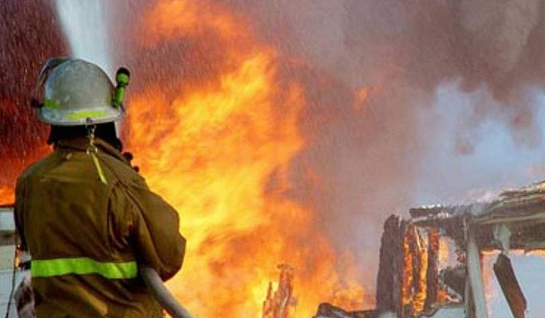 Սիլիկյան թաղամասում այրվել են շինության տանիքը և գազի բալոնից արտահոսած գազը