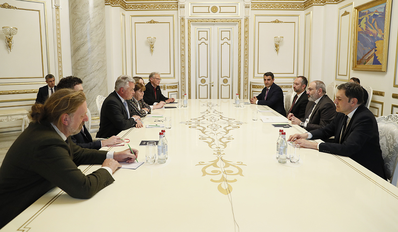 Премьер-министр РА и делегация группы дружбы Великобритания-Армения Парламента Великобритании обсудили ситуацию по НК