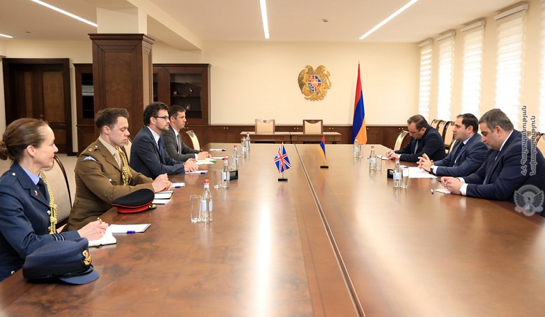Сурен Папикян представил послу Великобритании в Армении ситуацию на армяно-азербайджанской границе
