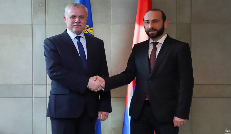 Արարատ Միրզոյանը Ստանիսլավ Զասի հետ հանդիպմանն անդրադարձել է Ադրբեջանի ԶՈՒ կողմից Փառուխ ներխուժման հետևանքով ստեղծված իրավիճակին