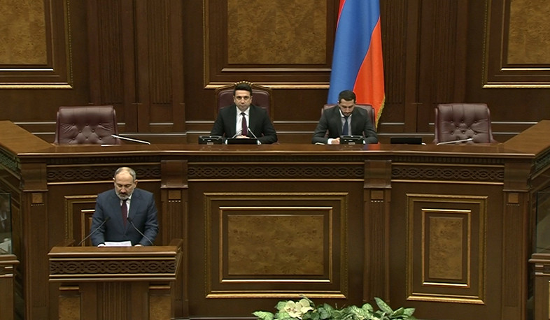 Միջազգային հանրությունը մեզ ասում է՝ մի փոքր իջեցրեք ԼՂ կարգավիճակի հարցում ձեր նշաձողը և մեծ կոնսոլիդացիա կապահովեք ՀՀ-ի և Արցախի շուրջ. Փաշինյան