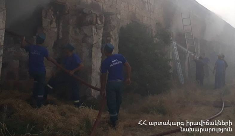 Հրդեհ Երևանի Արցախի պողոտայում