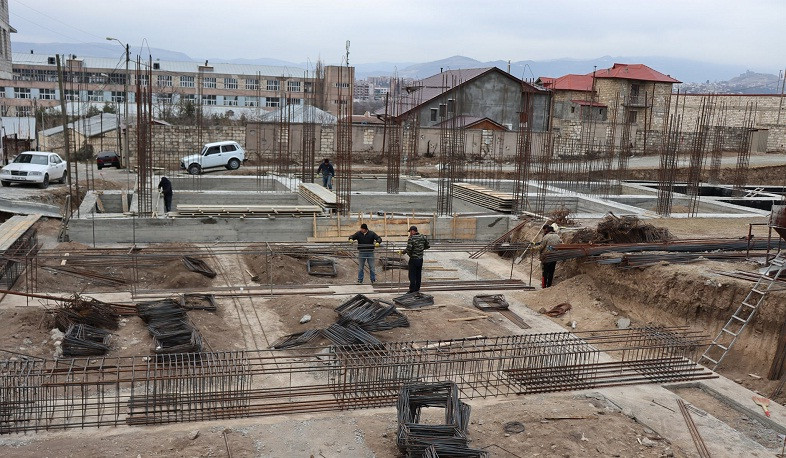 Stepanakertdə yeni yaşayış binaları tikilir