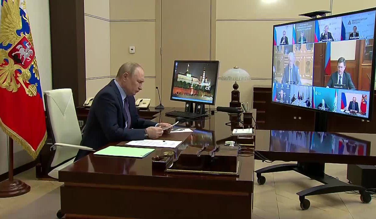 West's attempts to oust Russian energy to affect global economy: Putin