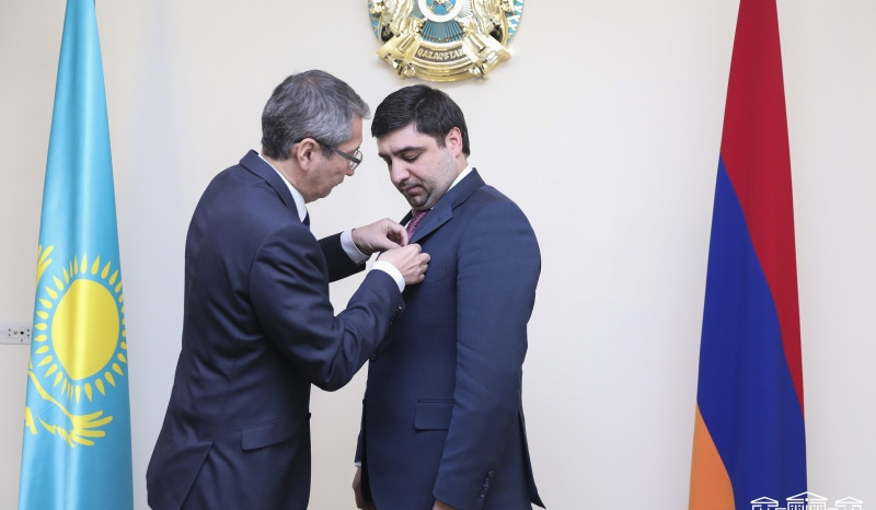 Վաղարշակ Հակոբյանն արժանացել է Ղազախստանի պետական պարգևի