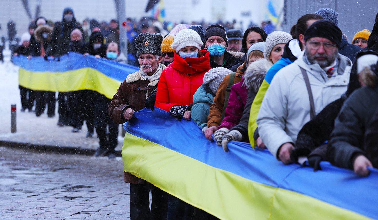 BMT: Müharibə başlayandan 5 milyona yaxın insan Ukraynanı tərk edib