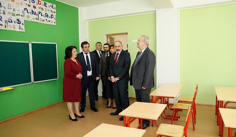 Վարչապետը Վանաձորում այցելել է Ակսել Բակունցի անվան նորակառույց դպրոց և նորաբաց «ԼՈՖԹ» նորարարական կենտրոն