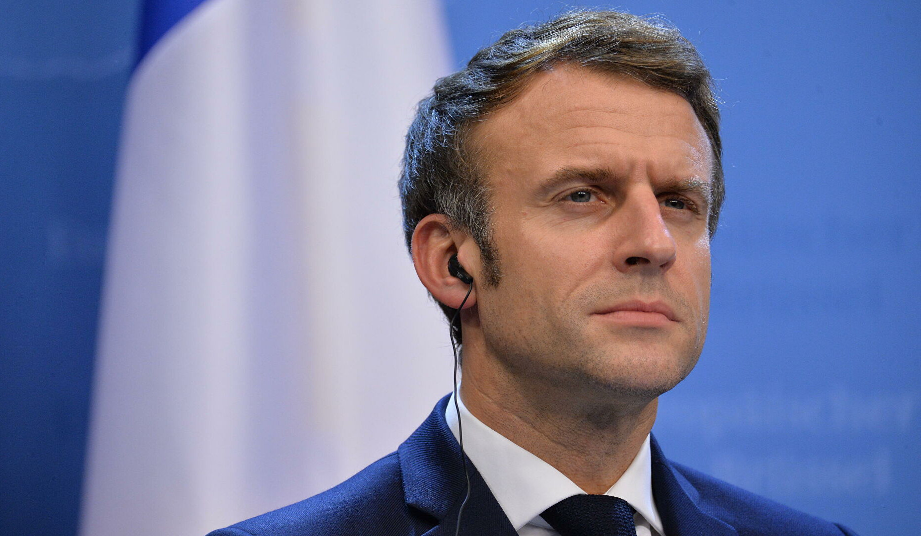 Macron cautions against shaping red lines on Ukraine for Russia