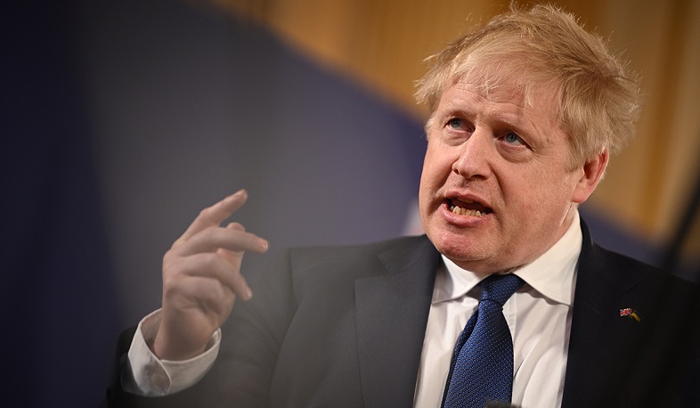 Джонсон призвал российские власти отнестись с милосердием к британским пленным