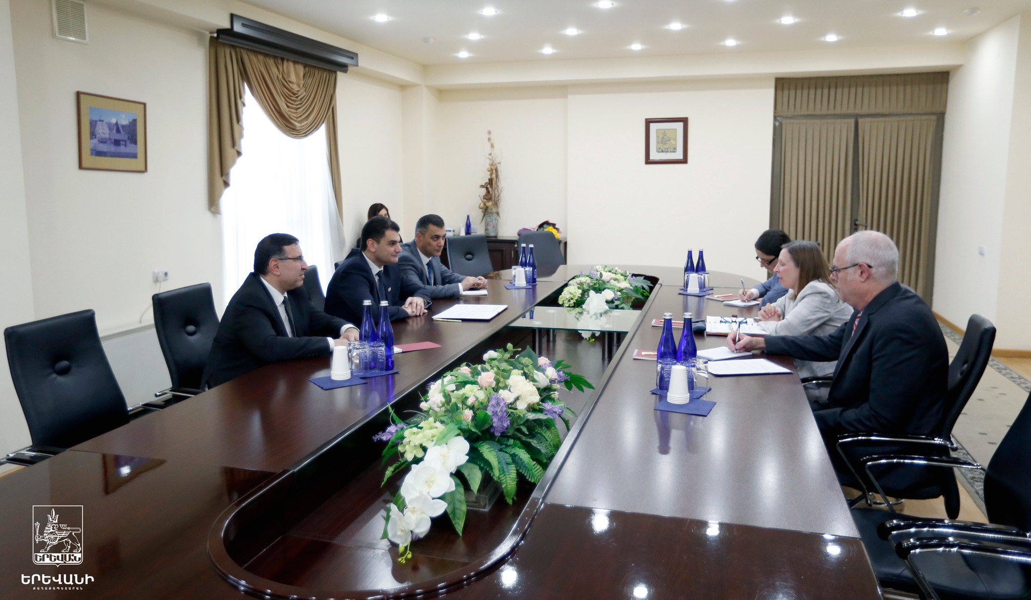 Երևանի քաղաքապետը ԱՄՆ դեսպանին է ներկայացրել տրանսպորտային բարեփոխումների ընթացքը