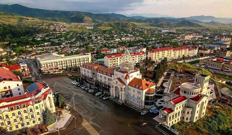 Это очевидная дезинформация, небрежно подготовленная и усердно распространяемая азербайджанскими спецслужбами, абсолютно не соответствующая действительности: ИнфоШтаб Арцаха