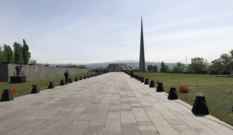 French Senator Bruno Retailleau visited the Armenian Genocide Memorial