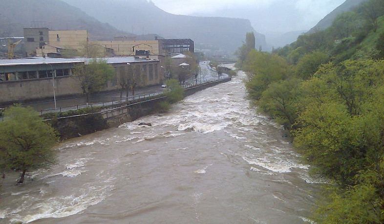 Մայրը 2-ամյա դստերը գցել է Դեբեդ գետը