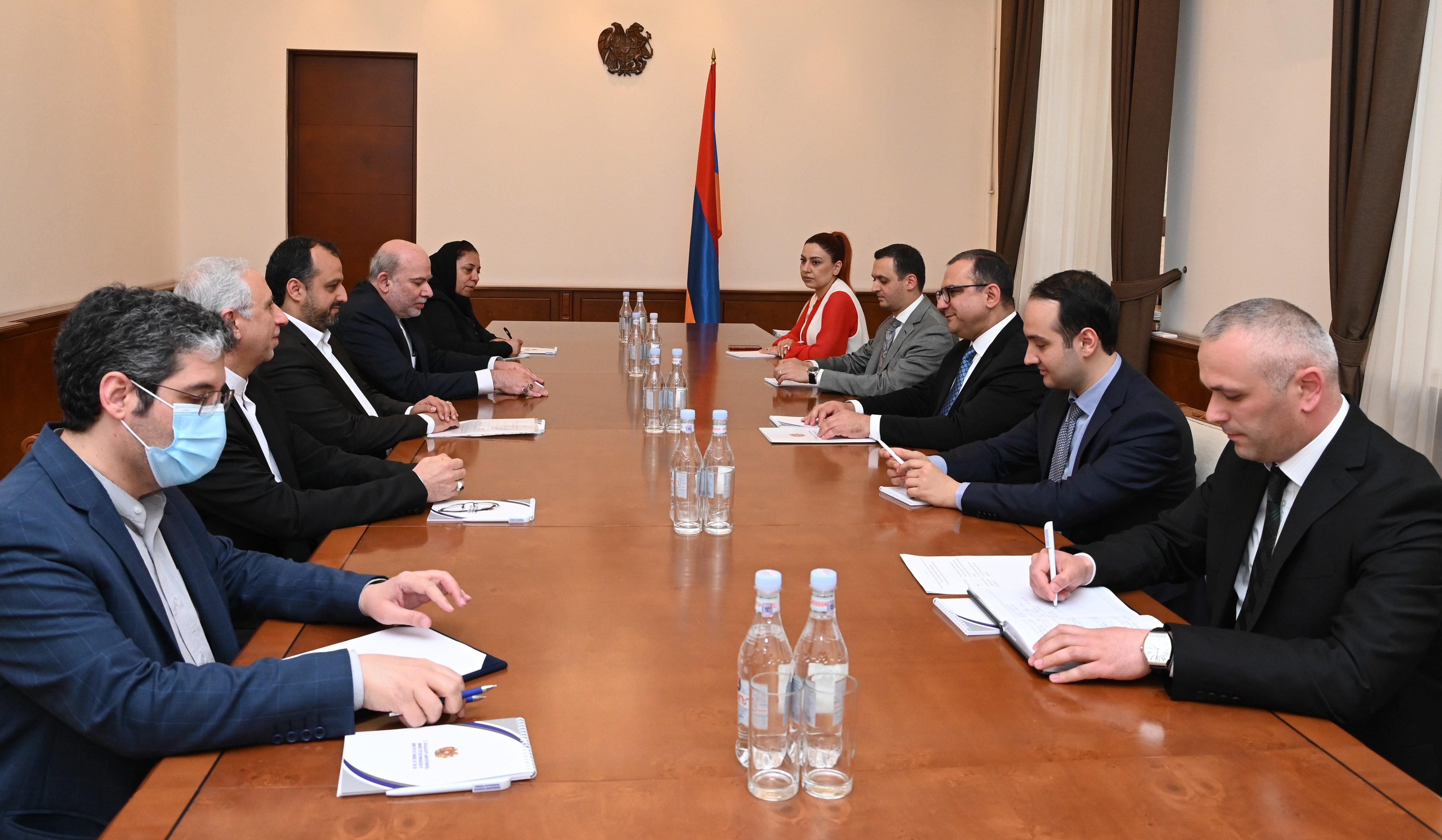 Տիգրան Խաչատրյանը և Էհսան Խանդուզին քննարկել են հայ-իրանական գործարար կապերի հաստատման հարցեր