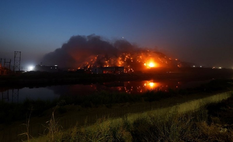 Firefighters struggle to put out fire at Delhi's biggest landfill