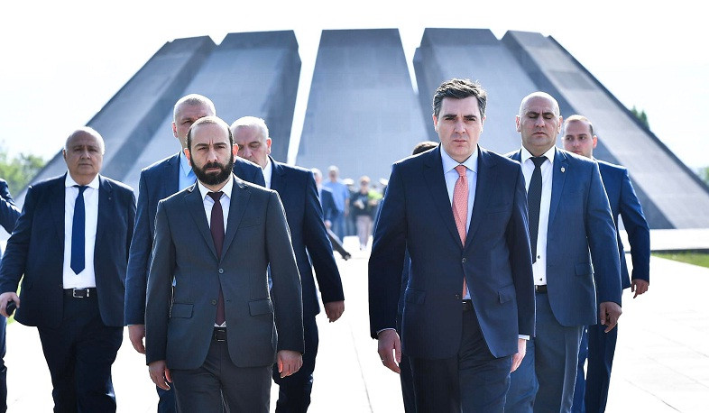 Accompanied by Ararat Mirzoyan, Georgian Foreign Minister visited Armenian Genocide Memorial