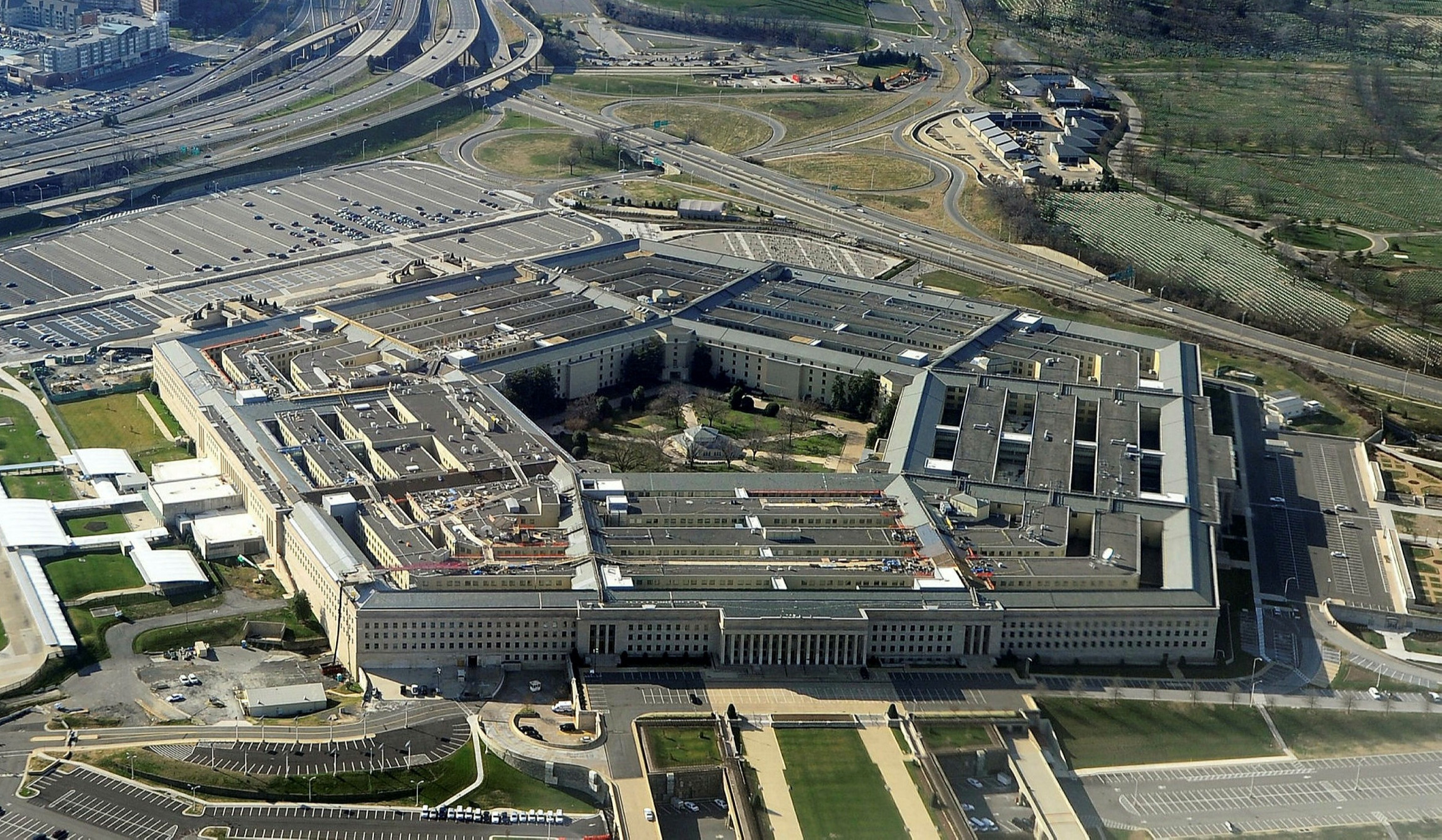 United States is training Ukrainian servicemen to use Western military equipment