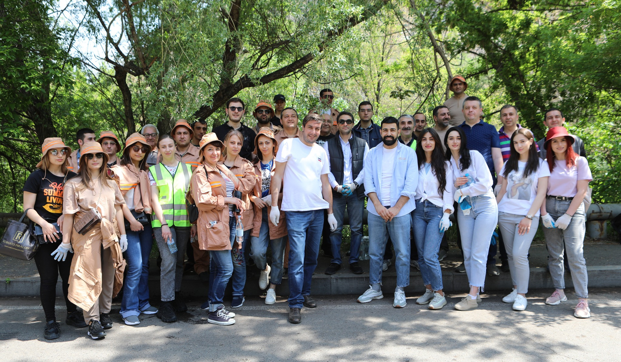 Հորդորում ենք ավելի հոգատար վերաբերվել բնությանն ու շրջակա միջավայրին. ՇՄ նախարարը մասնակցել է համապետական շաբաթօրյակին