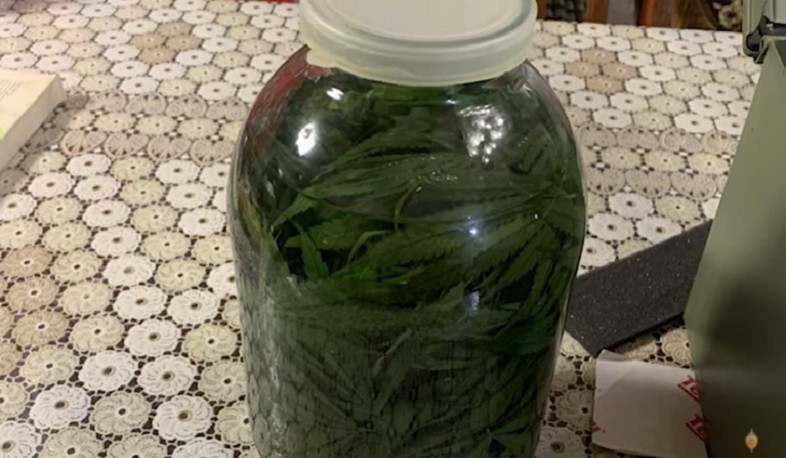 Աշտարակի ոստիկաններն ապօրինի պահվող զենք-զինամթերք ու թմրանյութ են հայտնաբերել